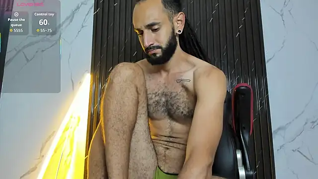 Snapshot of Tatis__ chatting on October 21, 2025, 10:42 pm Tatis online show from October 21, 2025, 10:42 pm