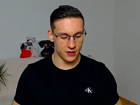 Snapshot of ZeinMiracles chatting on October 20, 2025, 8:31 pm ZeinMiracles online show from October 20, 2025, 8:31 pm