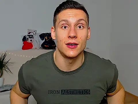 Snapshot of ZeinMiracles chatting on October 27, 2025, 8:43 pm ZeinMiracles online show from October 27, 2025, 8:43 pm