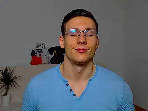 Snapshot of ZeinMiracles chatting on October 13, 2025, 8:10 pm ZeinMiracles online show from October 13, 2025, 8:10 pm