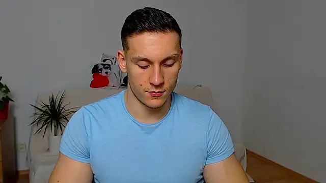 Snapshot of ZeinMiracles chatting on November 15, 2025, 8:24 pm ZeinMiracles online show from November 15, 2025, 8:24 pm