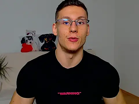 Snapshot of ZeinMiracles chatting on October 16, 2025, 6:49 pm ZeinMiracles online show from October 16, 2025, 6:49 pm