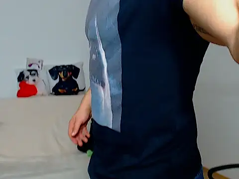 Snapshot of ZeinMiracles chatting on October 17, 2025, 7:59 pm ZeinMiracles online show from October 17, 2025, 7:59 pm