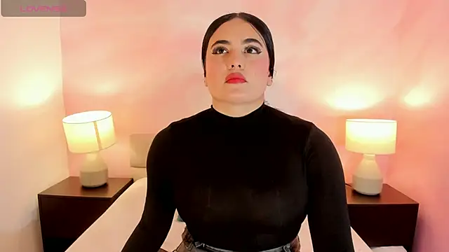 sofiiacarson online show from April 23, 2026, 7:37 pm