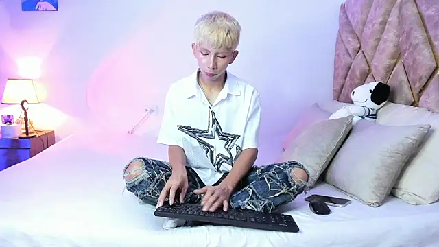 Hyunjin Son online show from January 10, 2026, 2:45 pm