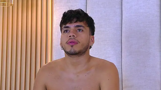 Snapshot of AlexanderJordan chatting on December 4, 2025, 10:31 pm AlexanderJordan online show from December 4, 2025, 10:31 pm