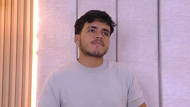 Snapshot of AlexanderJordan chatting on October 28, 2025, 1:17 am AlexanderJordan online show from October 28, 2025, 1:17 am