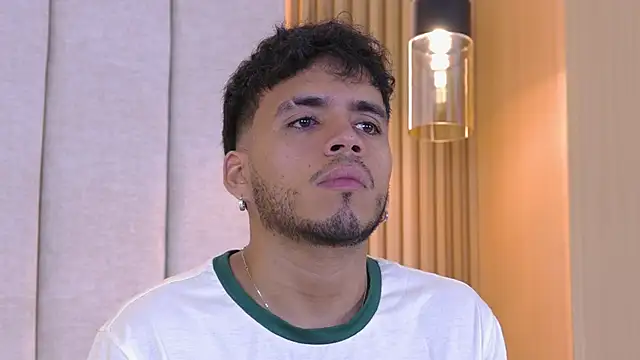 Snapshot of AlexanderJordan chatting on November 16, 2025, 7:40 pm AlexanderJordan online show from November 16, 2025, 7:40 pm