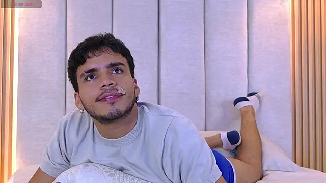 Snapshot of AlexanderJordan chatting on October 13, 2025, 9:49 pm AlexanderJordan online show from October 13, 2025, 9:49 pm