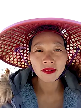 tcm-cute online show from December 15, 2025, 5:13 am