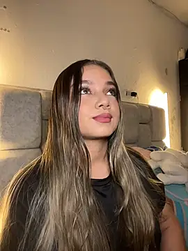 AnnyLopezzz  online show from May 5, 2026, 6:05 am