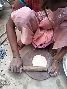 Snapshot of parmila203 chatting on March 8, 2026, 1:33 am parmila203 online show from March 8, 2026, 1:33 am