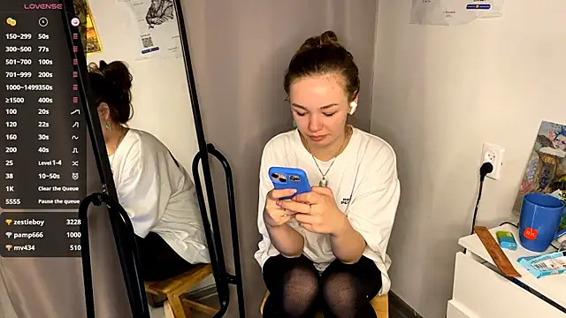 VelvetKate online show from November 7, 2025, 7:07 pm