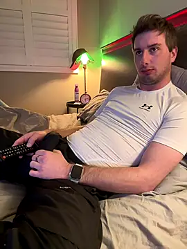 Snapshot of Matttsohot chatting on December 14, 2025, 10:15 pm Matttsohot online show from December 14, 2025, 10:15 pm