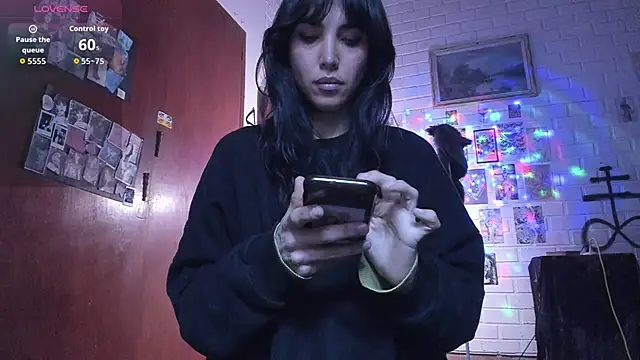 DiosaSexSymbol online show from October 9, 2025, 4:57 am