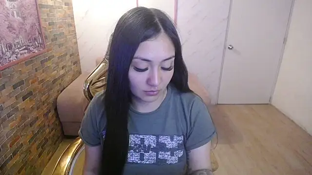 Snapshot of Ivony18_b chatting on September 13, 2025, 3:06 am Ivony18 b online show from September 13, 2025, 3:06 am