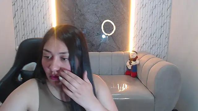 Snapshot of Ivony18_b chatting on October 19, 2025, 3:09 am Ivony18 b online show from October 19, 2025, 3:09 am