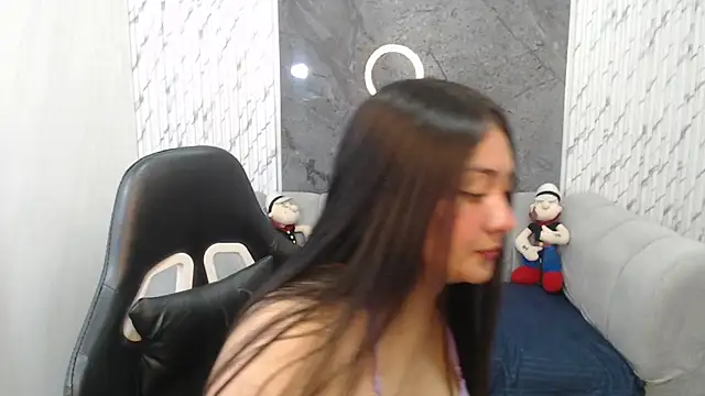 Snapshot of Ivony18_b chatting on November 24, 2025, 3:17 am Ivony18 b online show from November 24, 2025, 3:17 am