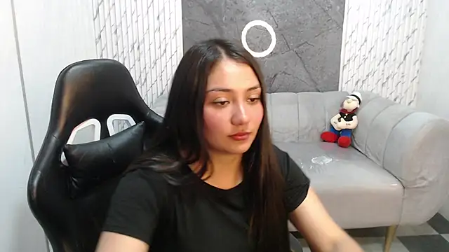 Snapshot of Ivony18_b chatting on October 27, 2025, 3:07 am Ivony18 b online show from October 27, 2025, 3:07 am