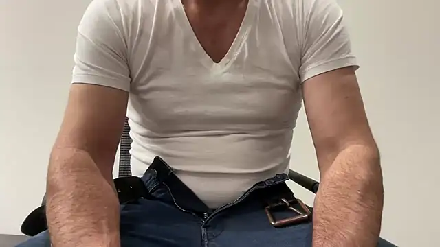 Snapshot of harrys74 chatting on November 24, 2025, 4:07 pm harrys74 online show from November 24, 2025, 4:07 pm