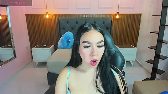 MOLLYSPENCER1 online show from May 8, 2026, 6:56 pm