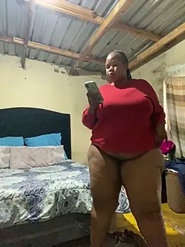 Snapshot of Curvycandy95 chatting on April 23, 2026, 2:30 pm Curvycandy95 online show from April 23, 2026, 2:30 pm