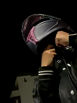 Snapshot of AlannaEvons chatting on November 8, 2025, 7:01 am AlannaEvons online show from November 8, 2025, 7:01 am