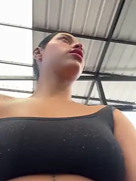 Snapshot of AlannaEvons chatting on October 9, 2025, 3:34 pm AlannaEvons online show from October 9, 2025, 3:34 pm