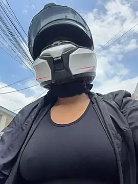 AlannaEvons online show from March 4, 2026, 6:48 pm