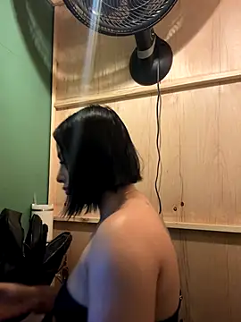 Snapshot of AlannaEvons chatting on December 1, 2025, 6:42 pm AlannaEvons online show from December 1, 2025, 6:42 pm