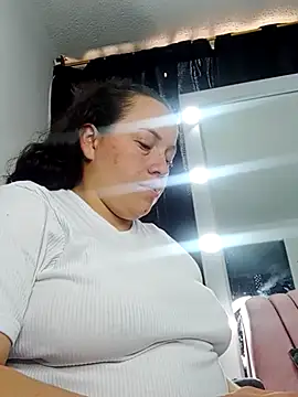  honey12 online show from October 21, 2025, 1:21 pm