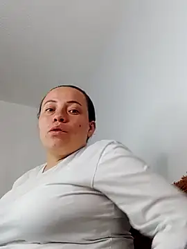  honey12 online show from October 29, 2025, 1:43 pm