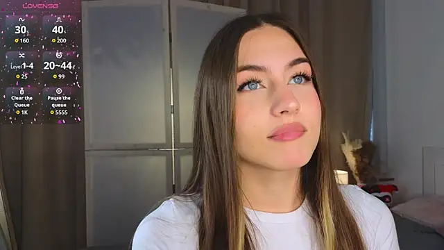 Snapshot of Moonlight1Sonata1 chatting on October 16, 2025, 9:06 am Moonlight1Sonata1 online show from October 16, 2025, 9:06 am