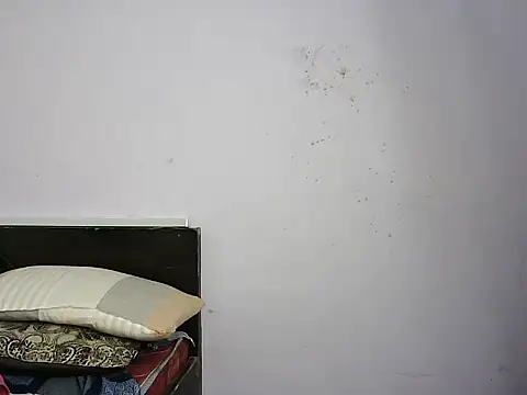 Snapshot of khushi-_queen chatting on October 26, 2025, 4:40 pm khushi- queen online show from October 26, 2025, 4:40 pm