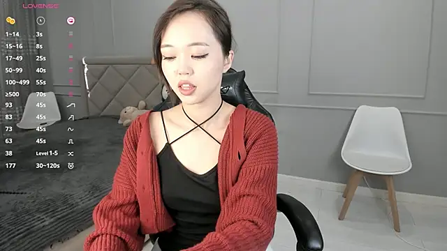 Snapshot of Yunleah chatting on October 7, 2025, 2:45 am Yunleah online show from October 7, 2025, 2:45 am