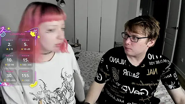 Snapshot of Couple_Molly chatting on October 15, 2025, 4:48 pm Couple Molly online show from October 15, 2025, 4:48 pm
