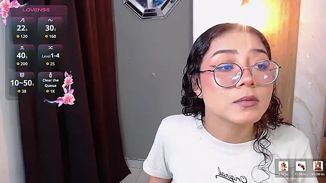 Snapshot of honeymoon_12 chatting on March 4, 2026, 7:05 am honeymoon 12 online show from March 4, 2026, 7:05 am