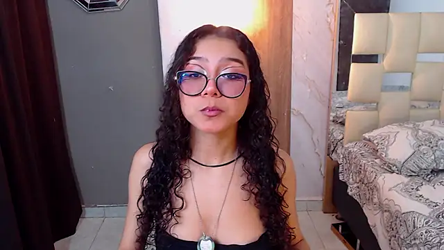 Snapshot of honeymoon_12 chatting on February 23, 2026, 6:14 am honeymoon 12 online show from February 23, 2026, 6:14 am