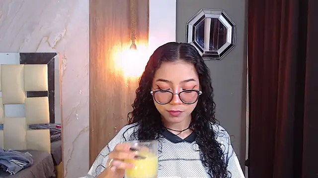 Snapshot of honeymoon_12 chatting on March 14, 2026, 6:30 am honeymoon 12 online show from March 14, 2026, 6:30 am