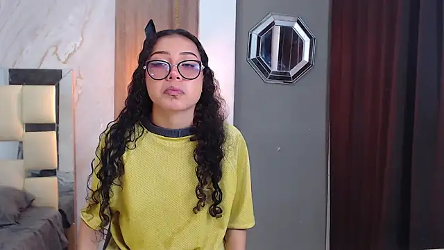 Snapshot of honeymoon_12 chatting on March 16, 2026, 6:28 am honeymoon 12 online show from March 16, 2026, 6:28 am