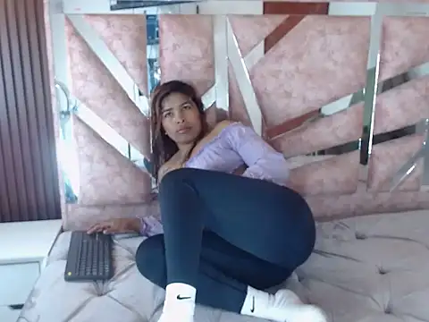 sabrina roosa online show from September 20, 2025, 11:26 am