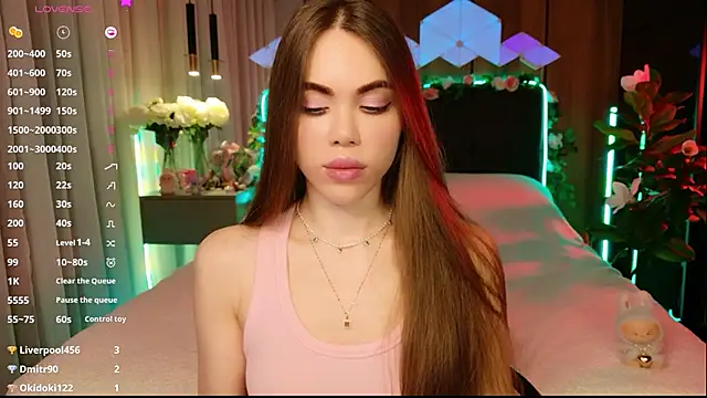 MimiFors online show from November 27, 2025, 5:24 pm