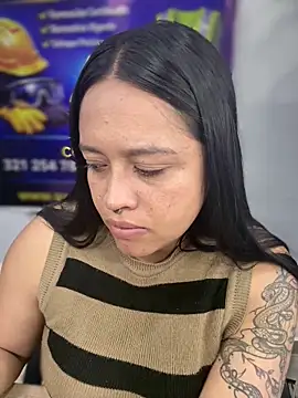 -Mia1 online show from April 25, 2026, 1:41 pm
