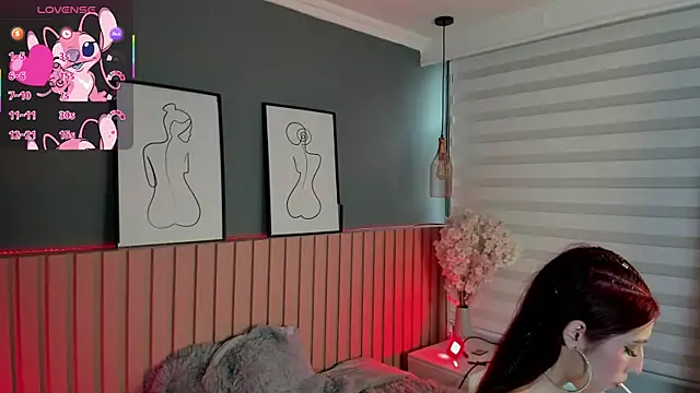 Snapshot of Maraia_Ford chatting on December 1, 2025, 8:42 pm Maraia Ford online show from December 1, 2025, 8:42 pm