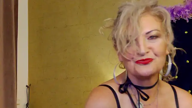 Snapshot of Allura_Jenson chatting on July 5, 2026, 9:54 pm Allura Jenson online show from July 5, 2026, 9:54 pm