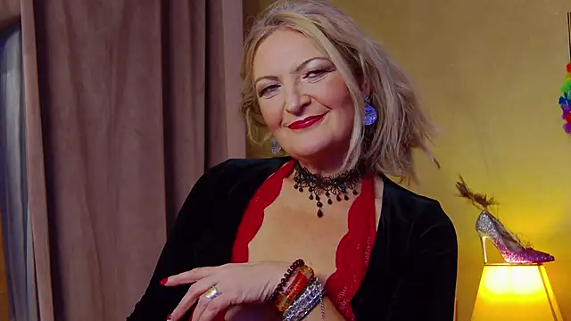 Snapshot of Allura_Jenson chatting on November 26, 2025, 8:31 pm Allura Jenson online show from November 26, 2025, 8:31 pm