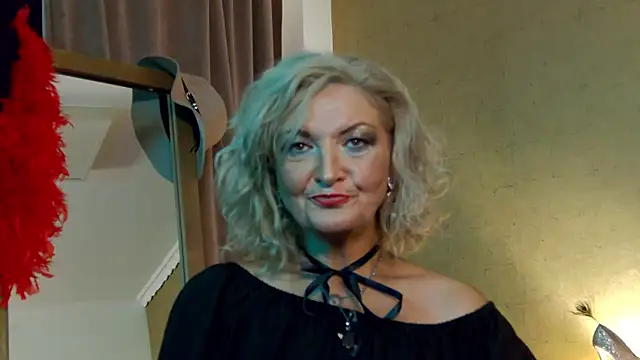 Snapshot of Allura_Jenson chatting on August 5, 2026, 10:15 pm Allura Jenson online show from August 5, 2026, 10:15 pm
