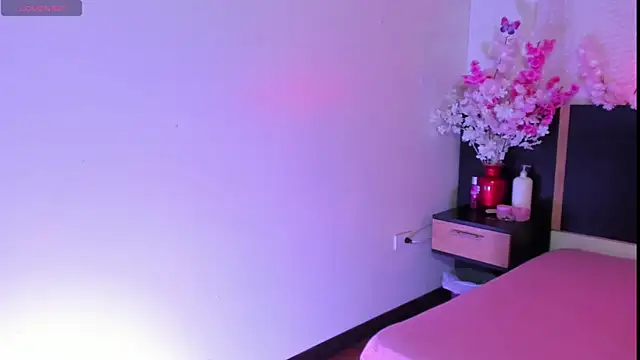 Snapshot of emma_ayala chatting on June 4, 2026, 7:18 pm emma ayala online show from June 4, 2026, 7:18 pm