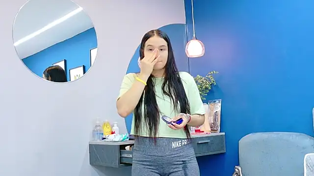 Snapshot of Ashley_Evans22 chatting on November 24, 2025, 8:53 pm Ashley Evans22 online show from November 24, 2025, 8:53 pm