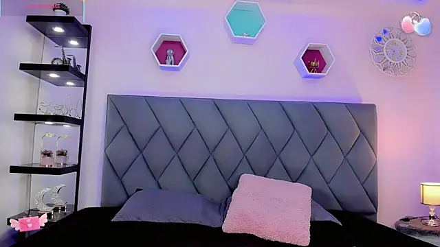 Snapshot of Amira_Ember chatting on January 9, 2026, 9:00 pm Amira Ember online show from January 9, 2026, 9:00 pm